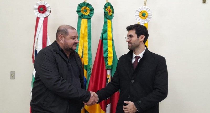 Presidente do Legislativo, Edelar Dallacort, recebe a visita do promotor de Justiça Dr. Raphael Arice Junqueira de Paula