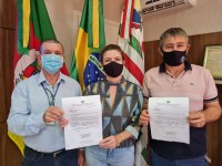 Presidente do Legislativo Vereador Osmar Casagrande, consegue liberação de recursos para aquisição de veículo para a área de saúde.