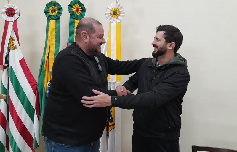 Rafael Scariot, assume o cargo de Assessor Legislativo na Câmara Municipal de Liberato Salzano.