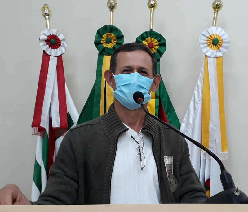 Vereador João Nilto do Nascimento, apresenta Indicação solicitando a construção de ponte baixa em alvenaria sobre o Rio da Várzea.